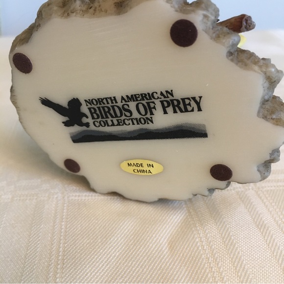 Bald eagle figurine 7 inches tall. Detailed resin eagle diving for Fish - Picture 6 of 6